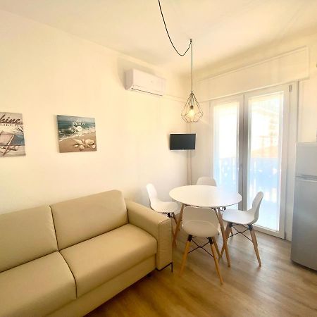 Апартаменти Maria Luisa - Piazza Mazzini - 30 Mt Dal Mare - Jesolo Екстер'єр фото
